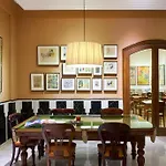 Astoria Hotel 3*