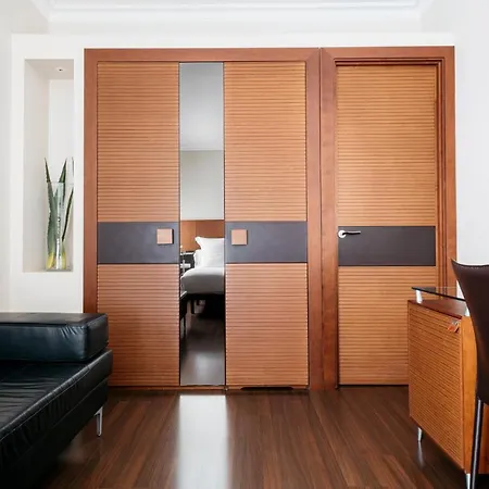 Astoria Hotel 3*